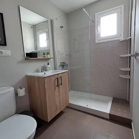 Isalola View アパート